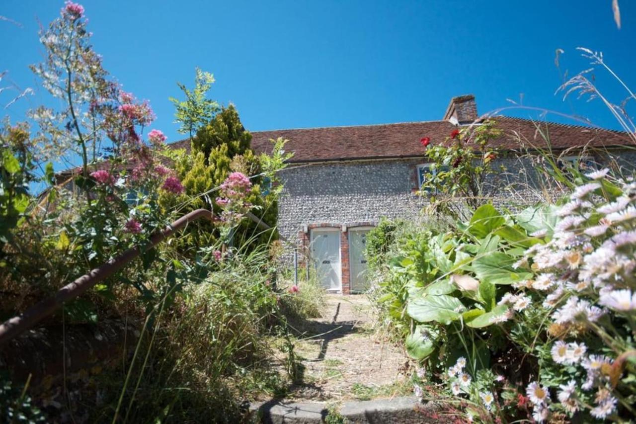 Wish Cottage Ratton Exterior photo